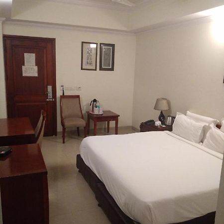 Hotel Bluestone Ghaziabad Εξωτερικό φωτογραφία